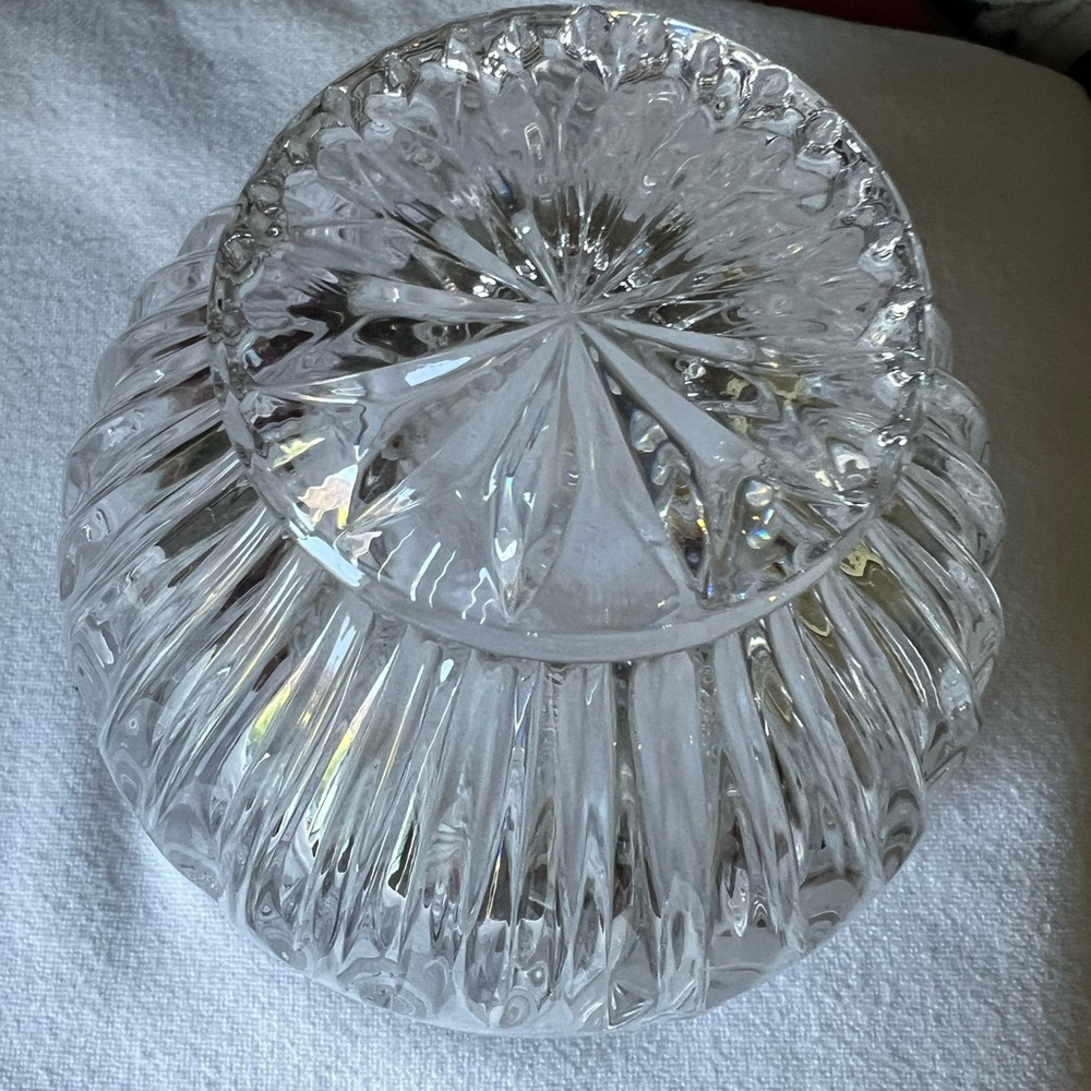 Oneida Southern Garden Crystal Potpourri/Candy Bowl, lead crystal - Picture 3 of 8